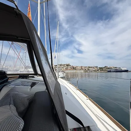 ρεντ με ουτ σιμπα كافالا
